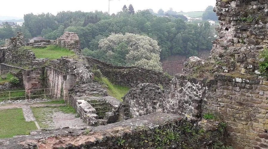 The Castle - Photo 2