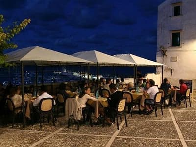 The Operetta Seafood Tavern - Photo 2