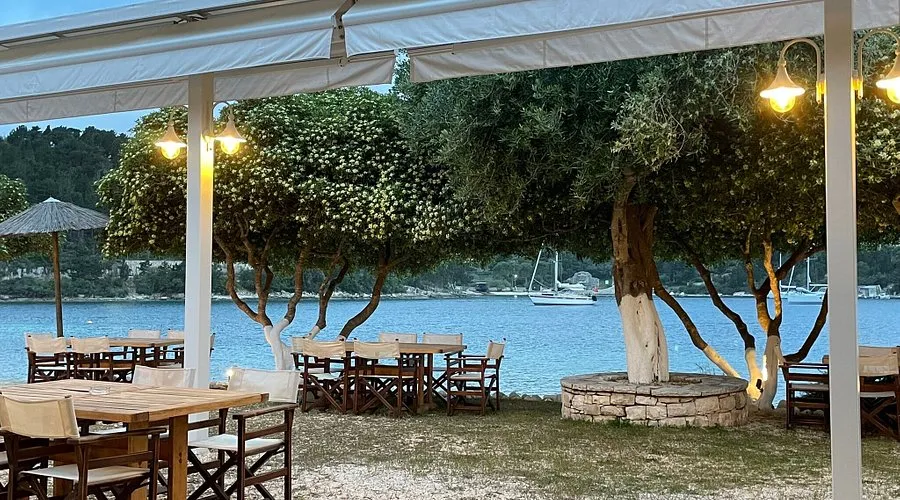 Mongonisi Taverna - Photo 1